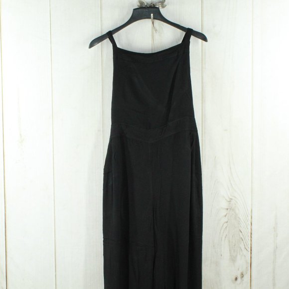 torrid Pants - Torrid 100% Rayon Adjustable Back Jumpsuit Size 4